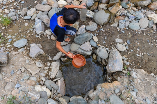 Nắng nóng, xã vùng cao Nghệ An quay quắt trong cơn khát