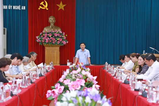 Tổ Tư vấn kinh tế - xã hội góp ý xây dựng Báo cáo chính trị Đại hội XIX của Đảng bộ tỉnh Nghệ An