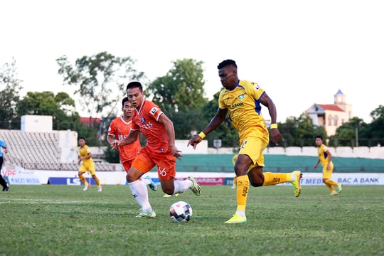 Khoảnh khắc bùng nổ của Phan Văn Đức và SLNA ngày V.League 2020 trở lại