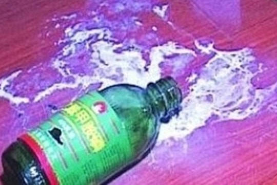 Bắt khẩn cấp đối tượng bỏ thuốc độc vào nước uống đầu độc cả gia đình