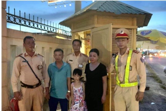 Bé 6 tuổi một mình bắt xe buýt từ Tân Kỳ xuống thành phố Vinh tìm chị gái