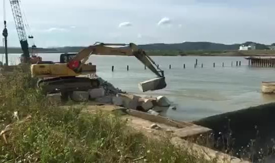 Xử lý xong sự cố vỡ đập tràn Bara Đô Lương 