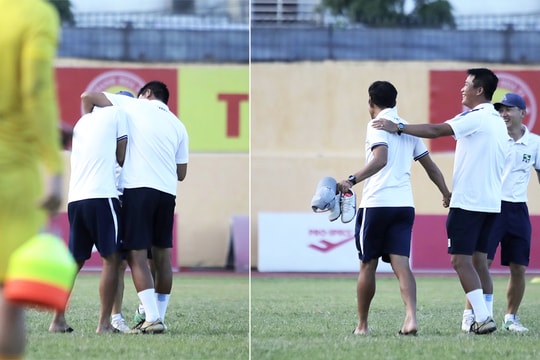 Ban huấn luyện Thanh Hóa và Sông Lam Nghệ An chọc ghẹo nhau trong buổi tập