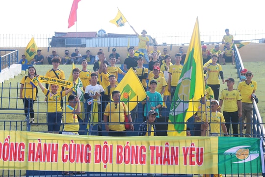 Sân Thanh Hóa vắng vẻ ngay trước trận đấu gặp Sông Lam Nghệ An