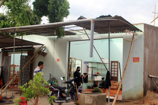 Lốc xoáy làm tốc mái 129 nhà dân ở Con Cuông