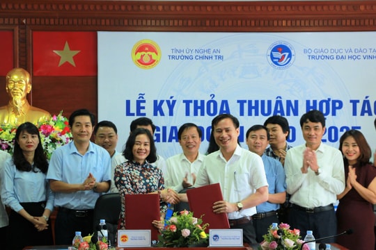 Ký kết thỏa thuận hợp tác giữa Trường Đại học Vinh và Trường Chính trị tỉnh