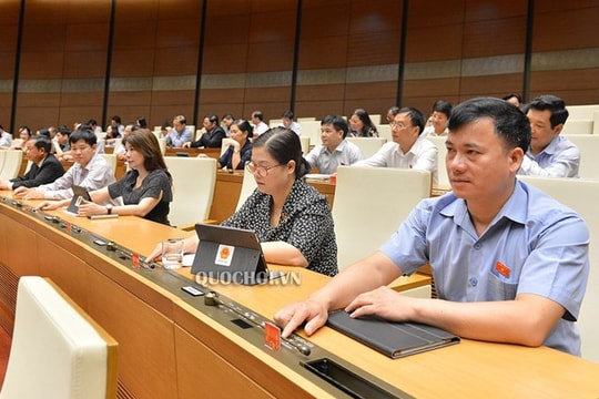 Quốc hội biểu quyết thông qua Luật Đầu tư sửa đổi, cấm kinh doanh dịch vụ đòi nợ