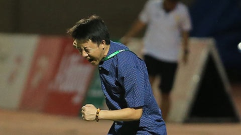 HLV Thành Công nói gì khi Thanh Hóa chiến thắng?; Vidal chế nhạo Real thắng nhờ VAR