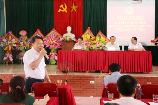 Đại biểu Quốc hội tiếp xúc cử tri tại huyện Đô Lương