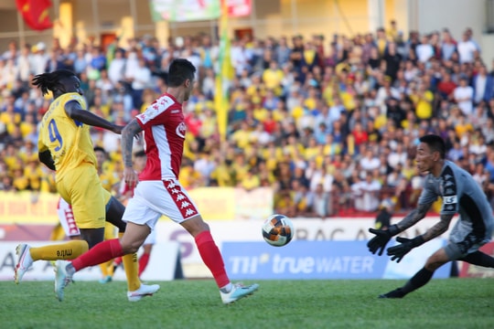 BLV Đặng Phương Nam: ‘SLNA nên thay thế ngoại binh Alagie Sosesh’