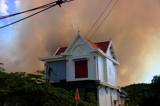 Lửa rừng lan rộng, Diễn Châu lên phương án di dời dân