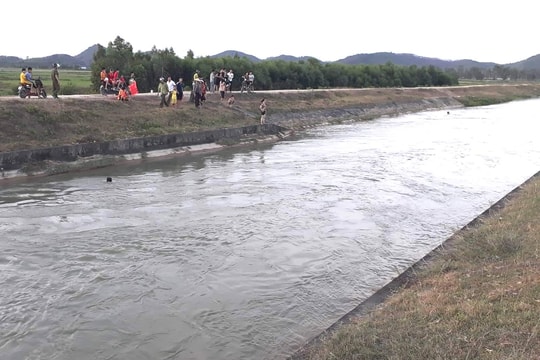 Đi tắm sông cùng bạn, học sinh lớp 7 đuối nước tử vong