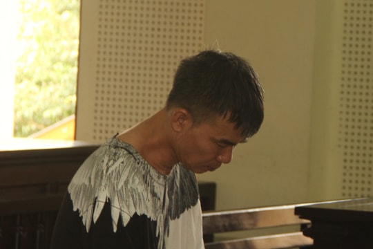 Vừa xong án tù 20 năm, gã đàn ông liền 'khai quật' thuốc phiện để bán