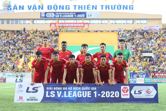 Sông Lam Nghệ An thất thủ trước Nam Định, HLV Ngô Quang Trường nói gì?