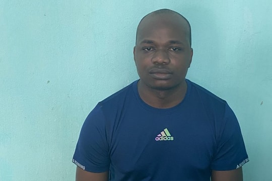 Bắt đối tượng người Nigeria cầm đầu đường dây lừa đảo phụ nữ Việt qua Facebook