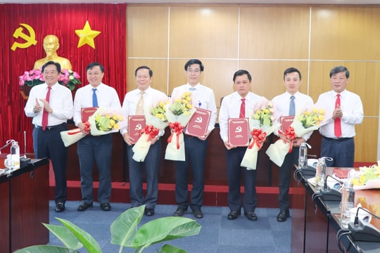 Kiện toàn nhân sự 5 địa phương