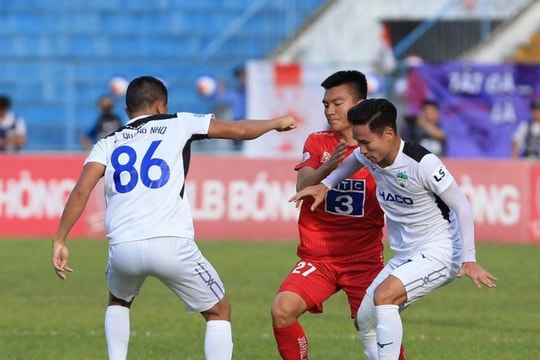 Cựu tiền vệ SLNA Đậu Thanh Phong gặp chấn thương