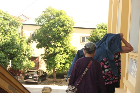 Mẹ già 92 tuổi từ Thái Nguyên vào Nghệ An dự phiên tòa xét xử đứa con lầm lỡ