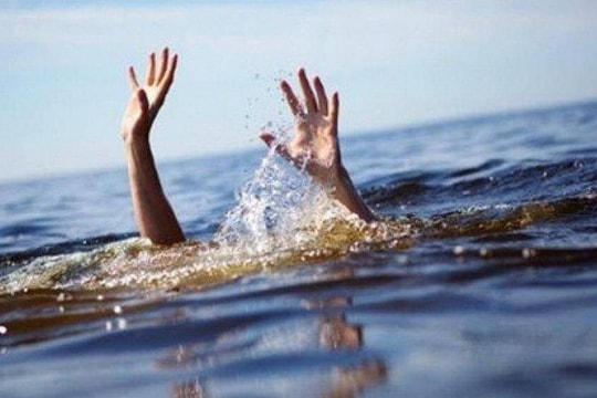 Tắm đập sau buổi lễ tổng kết năm học, 1 học sinh bị đuối nước