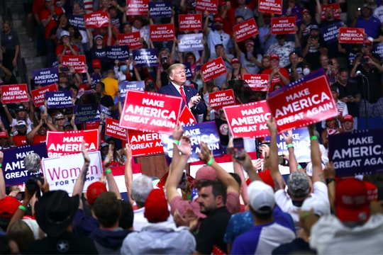 Tỷ lệ ủng hộ 'bết bát', ông Trump quyết 'làm mới' chiến dịch tranh cử