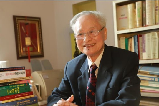 GS.TSKH Phan Đăng Nhật và cuộc hồi sinh sử thi Việt