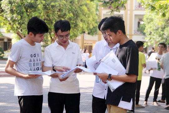 Tỷ lệ chọi vào các lớp chuyên của Trường THPT chuyên Phan Bội Châu năm 2020
