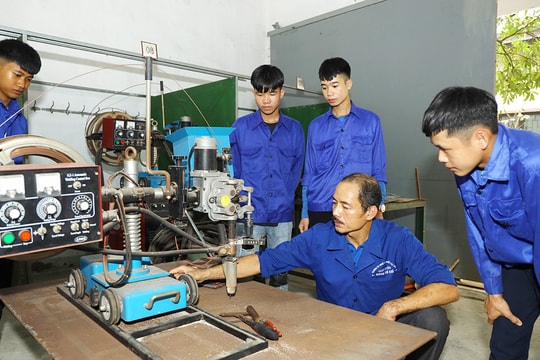 Làm rõ những bất cập trong đào tạo nghề, quản lý lao động vùng đồng bào dân tộc thiểu số