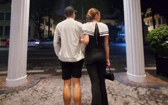 Hoa hậu bị đồn đi với tiền đạo Nguyễn Tiến Linh là ai?