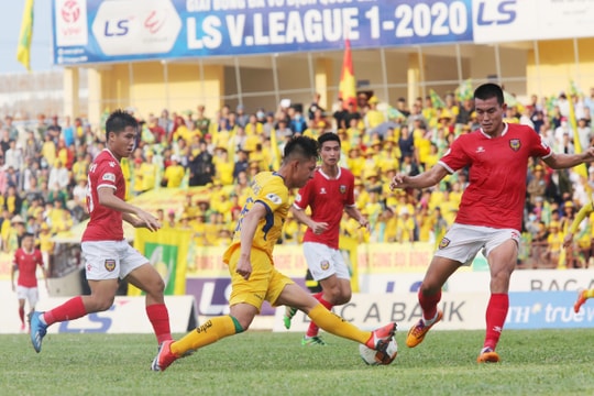 SLNA bị Hồng Lĩnh Hà Tĩnh chia điểm trong trận trận 'Derby xứ Nghệ'