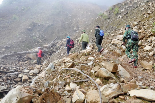 Hành trình chinh phục đỉnh núi Puxailaileng cao nhất Bắc  Trường Sơn