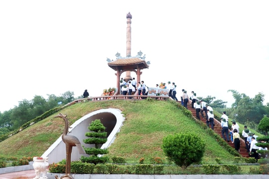 Hành trình tháng Bảy về nơi đất thiêng