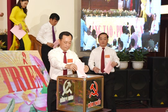 Danh sách Ban Chấp hành Đảng bộ, Ban Thường vụ Thành ủy Vinh nhiệm kỳ 2020 - 2025