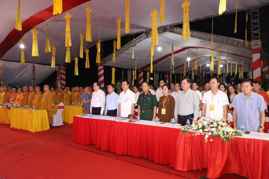 Đại lễ cầu siêu, tưởng niệm các Anh hùng liệt sĩ tại Nghĩa trang liệt sĩ Việt - Lào