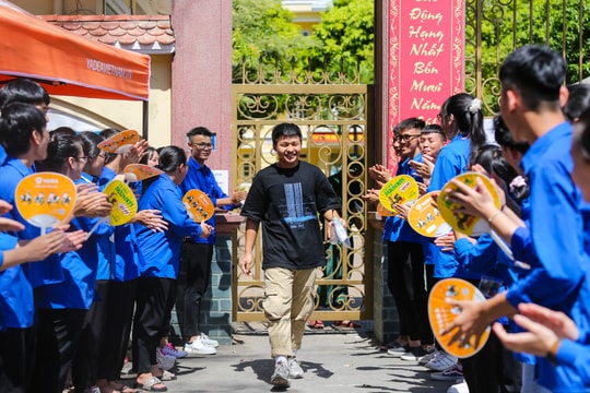 Đại dịch Covid-19 tiếp tục vào đề Toán lớp 10 của Nghệ An