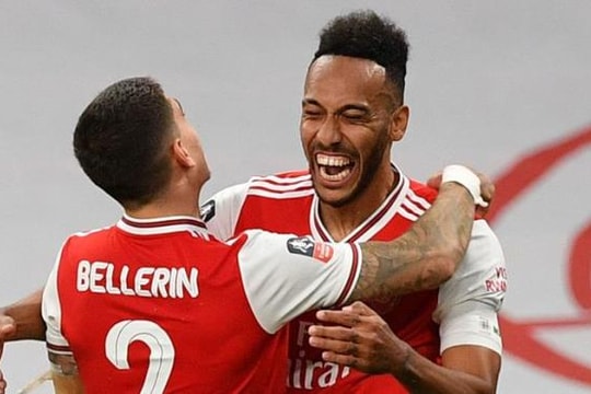 Quật ngã Man City, Arsenal vào chung kết FA Cup; CLB Hà Nội sẽ chiêu mộ tiền vệ kỳ cựu Lê Tấn Tài?