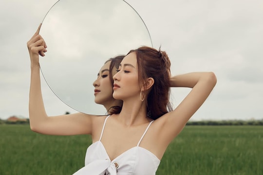 Á hậu từ chối đại gia 'gạ tình' giá 'khủng' tung ảnh gợi cảm hút mắt