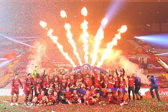 Liverpool nâng cúp vô địch Anh; Tiền đạo giá trị nhất lịch sử V.League đe dọa vị trí Công Phượng