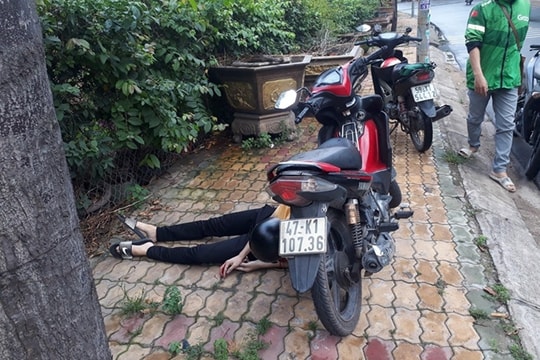 Nam thanh niên tử vong với con dao đâm vào ngực