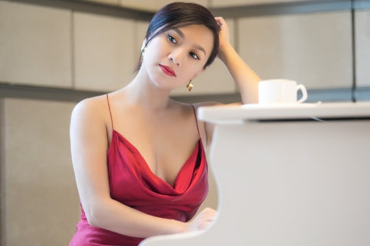 'Nữ hoàng sexy' nhận cát-xê 15 cây vàng, 4 năm yêu đương bí ẩn với Lý Hùng giờ ra sao?