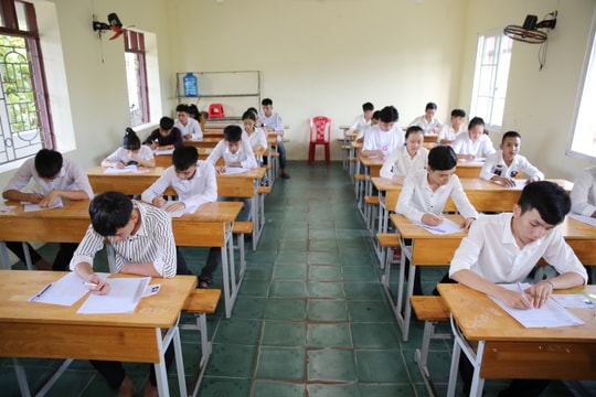Nghệ An lùi thời gian công bố điểm thi lên lớp 10
