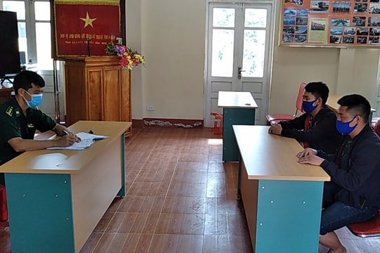 Đồn Biên phòng Cửa khẩu quốc tế Nậm Cắn phát hiện 2 người Lào nhập cảnh trái phép