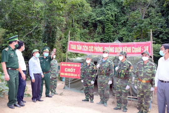 Kiểm tra các Trạm quân dân y và chốt phòng dịch Covid-19 của bộ đội biên phòng