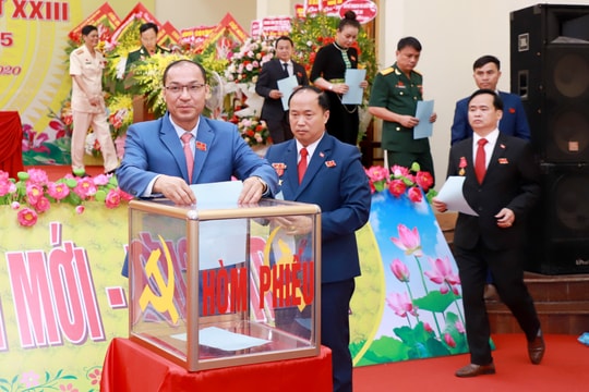 Khai mạc Đại hội đại biểu Đảng bộ huyện Kỳ Sơn nhiệm kỳ 2020 - 2025