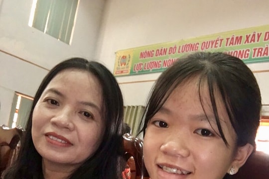 Nữ thủ khoa lớp 10 chuyên Văn trường Phan:  Học bằng cả đam mê và... tỉnh táo!