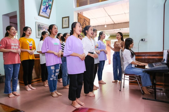 Cận cảnh học sinh Nghệ An gấp rút ôn luyện môn thi năng khiếu chuyên ngành 