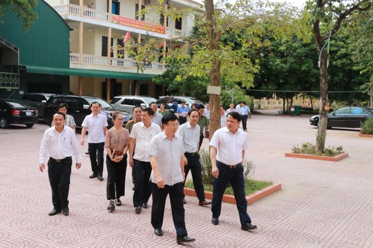 Lãnh đạo tỉnh kiểm tra điều kiện đảm bảo an toàn phòng dịch tại các điểm thi THPT năm 2020