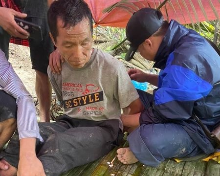 Bắt đối tượng dựng lán trại, trang bị vũ khí nóng để buôn ma túy