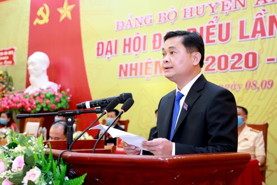 Đưa Anh Sơn phát triển nhanh, bền vững, thành điểm sáng toàn diện của miền Tây Nghệ An