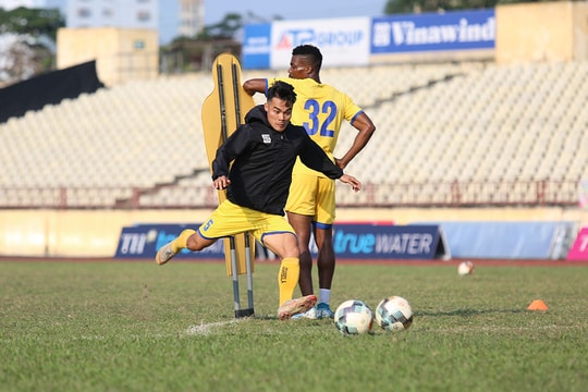 'Điểm huyệt' của SLNA và sự lãng phí mang tên Vương Quốc Trung