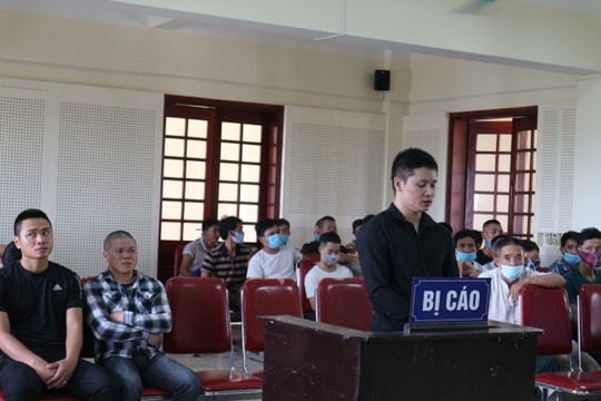 Người mẹ đơn thân 2 lần bị nhóm côn đồ dùng xăng khủng bố